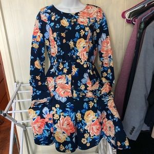Floral dress with zip back and pockets